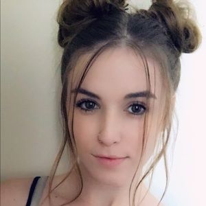 Meet your Posher, Carissa